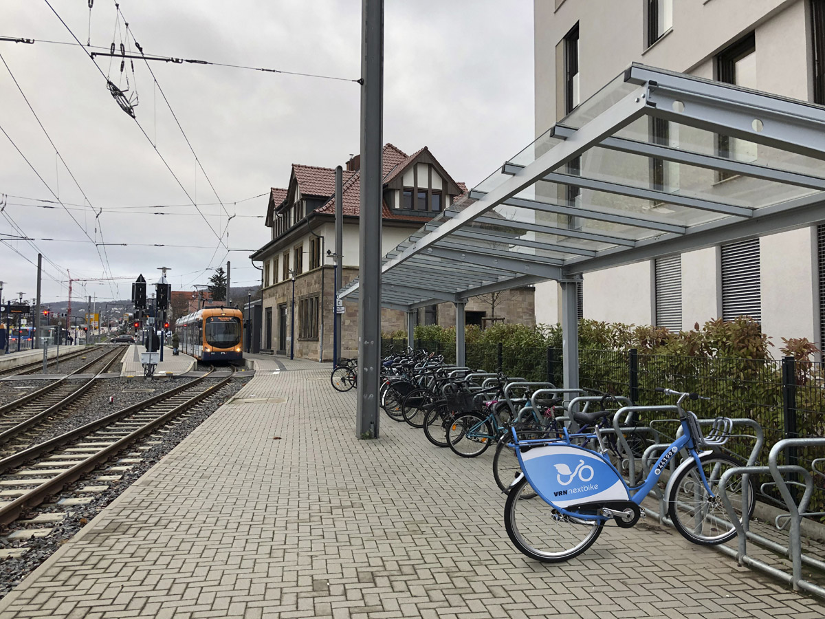 Weinheim: NextBikes nun auch am OEG-Bahnhof