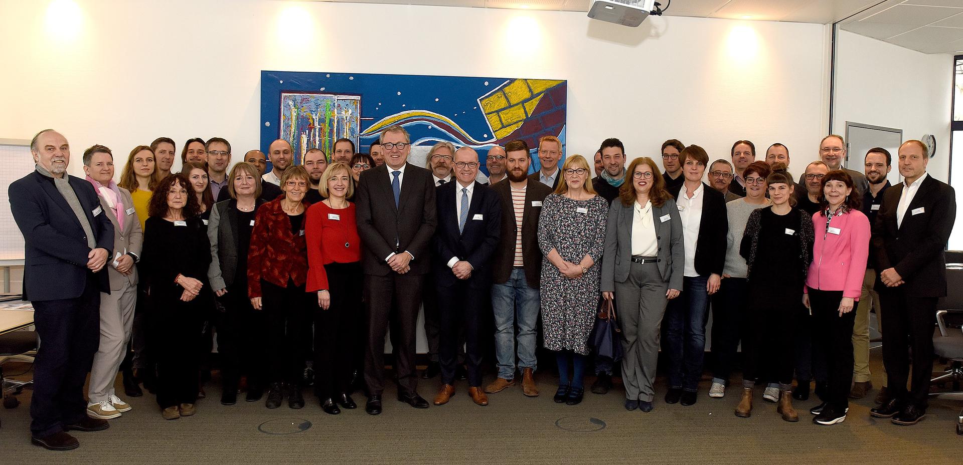 Im Rahmen des Programms „Solidarische Stadt“: VINCI-Stiftung überreicht Fördermittel an zehn soziale Projekte der Stadt Mannheim