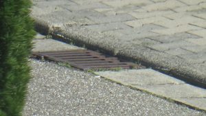 Symbol_Schacht_Guli_Kanal_Kanalisation_Deckel_Abfluss_Rohr_STraße_Sanierung