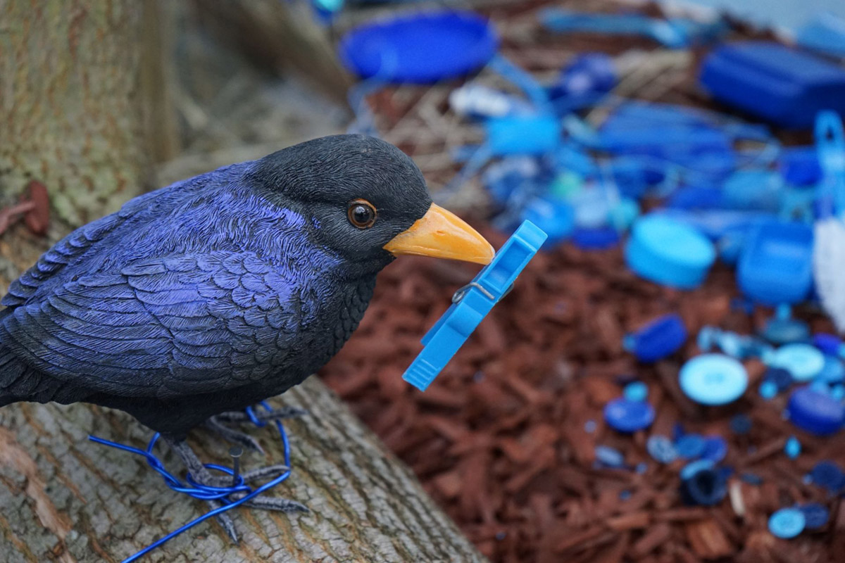 „Schülerausstellung zur Farbe Blau