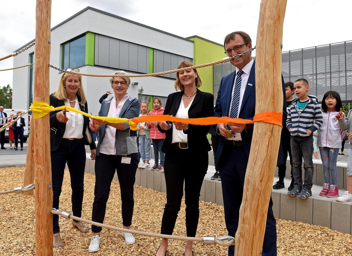 Bertha-Hirsch-Schule: Erweiterungsbau für verbindliche Ganztagsschule eingeweiht