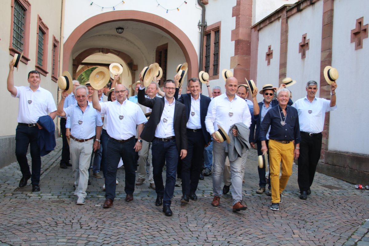 Weinheim feierte eine fröhliche Kerwe