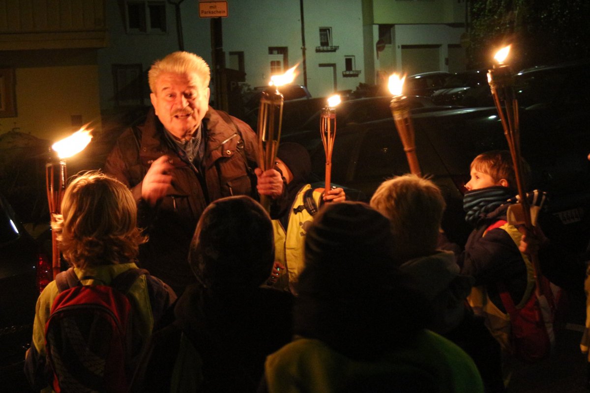 Kinder- Fackelführung am Freitag, 6. September, durch die Weinheimer Altstadt