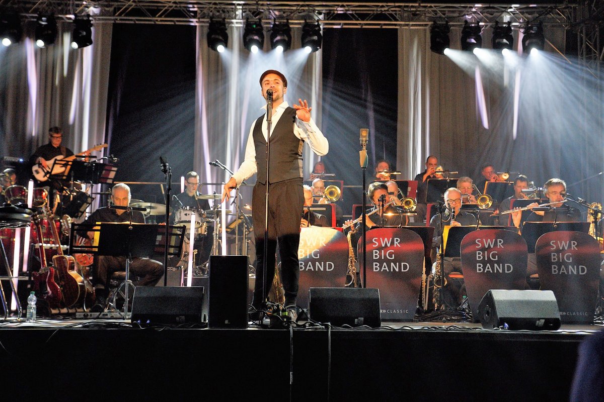 SWR Big Band & Max Mutzke – „Soul viel mehr“ – Im November in der Weinheimer Stadthalle