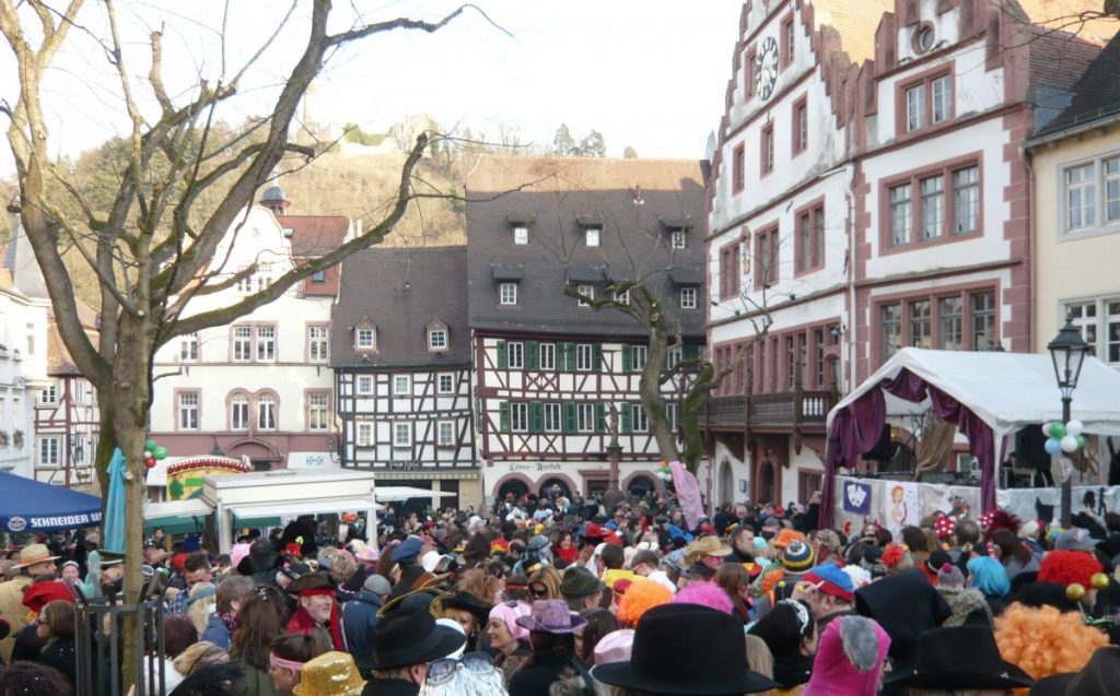 „Die Goldenen 20er“ lautet das Motto der diesjährigen Weinheimer Straßenfastnacht am 25. Februar auf dem Marktplatz