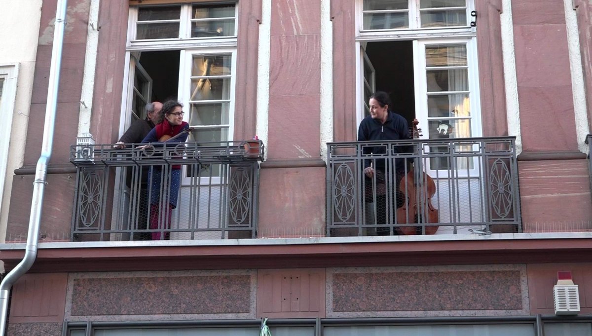 Gänsehaut pur: Balkonkonzerte in Heidelberg für die Helfer der Corona-Krise!