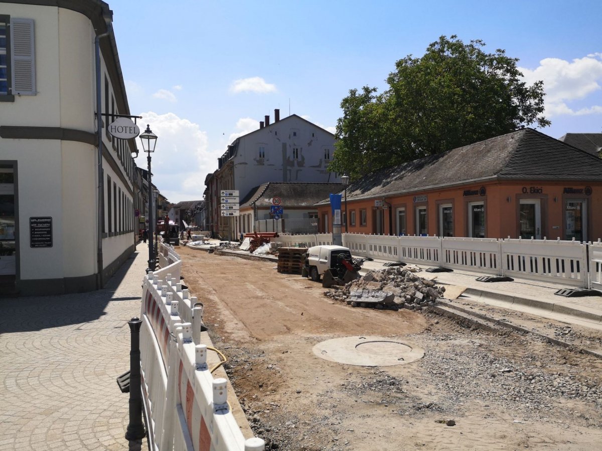 Schwetzingen: Karlsruher Straße – Die Baustelle wechselt am 11. Juni in den zweiten Bauabschnitt