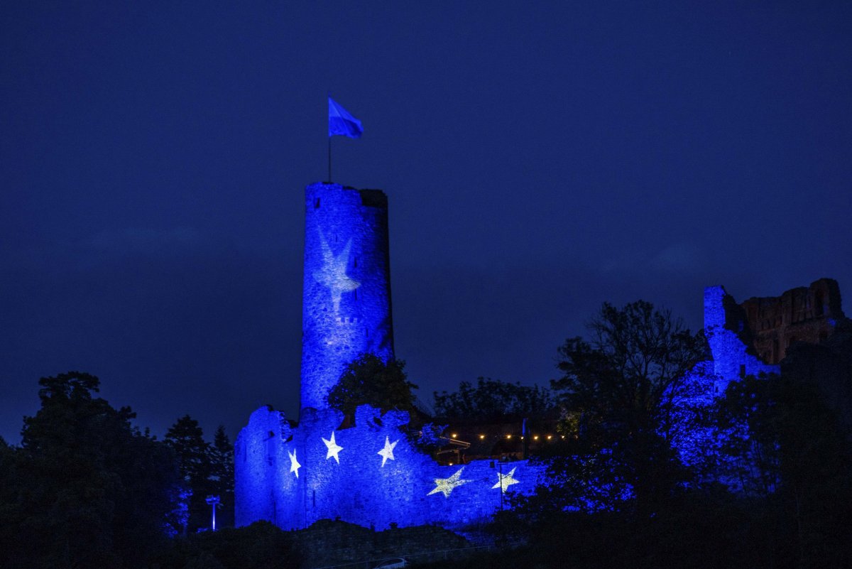 Weinheim: Burgruine Windeck wird aus Solidarität mit der Veranstaltungsbranche am Montagabend beleuchtet