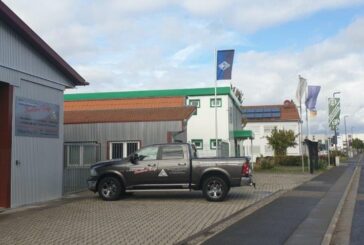 Die Zimmerei Gerhard Erny verlängert ihren Vertrag und bleibt Business-Club Partner unserer Buwe