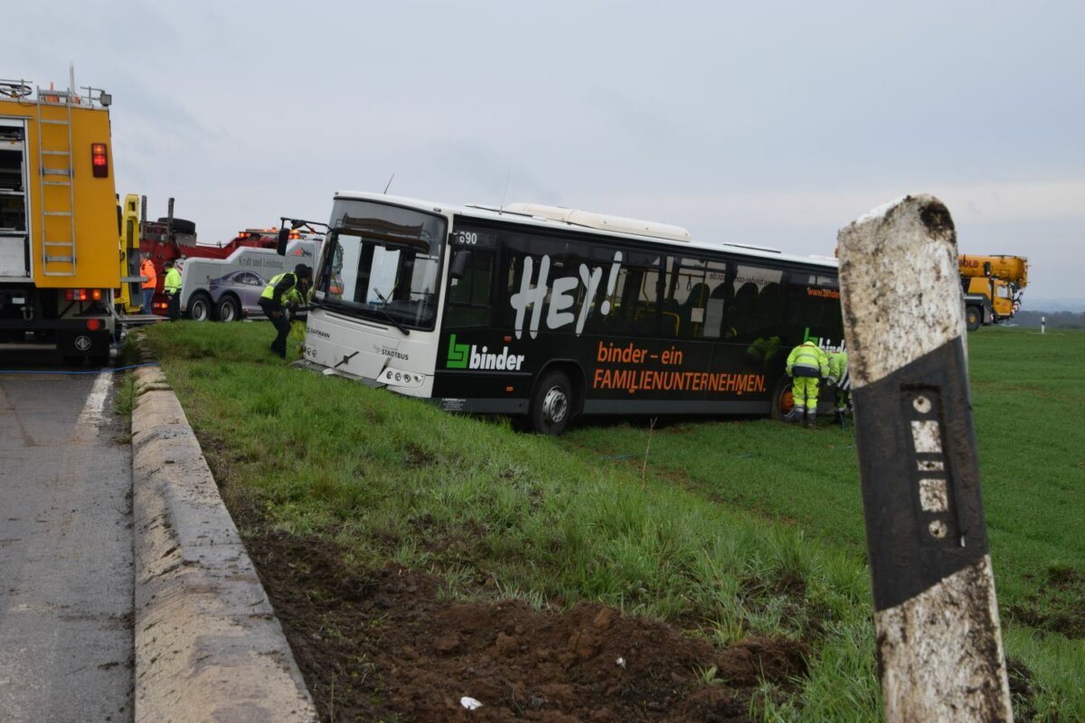 Neckarsulm: Linienbus kam von der Fahrbahn ab