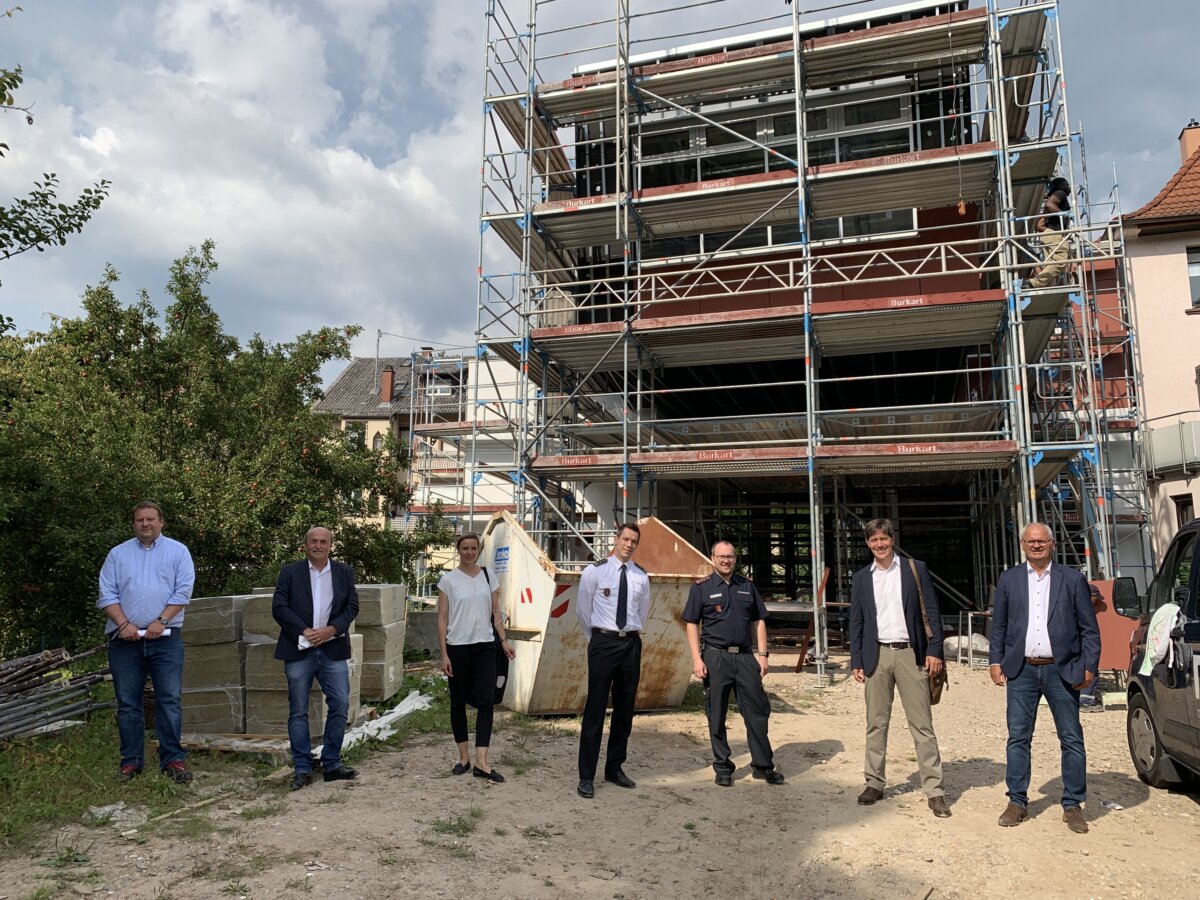 Baustellen-Sommertour in Heidelberg: Erster Bürgermeister Odszuck besuchte Feuerwehrhaus Ziegelhausen
