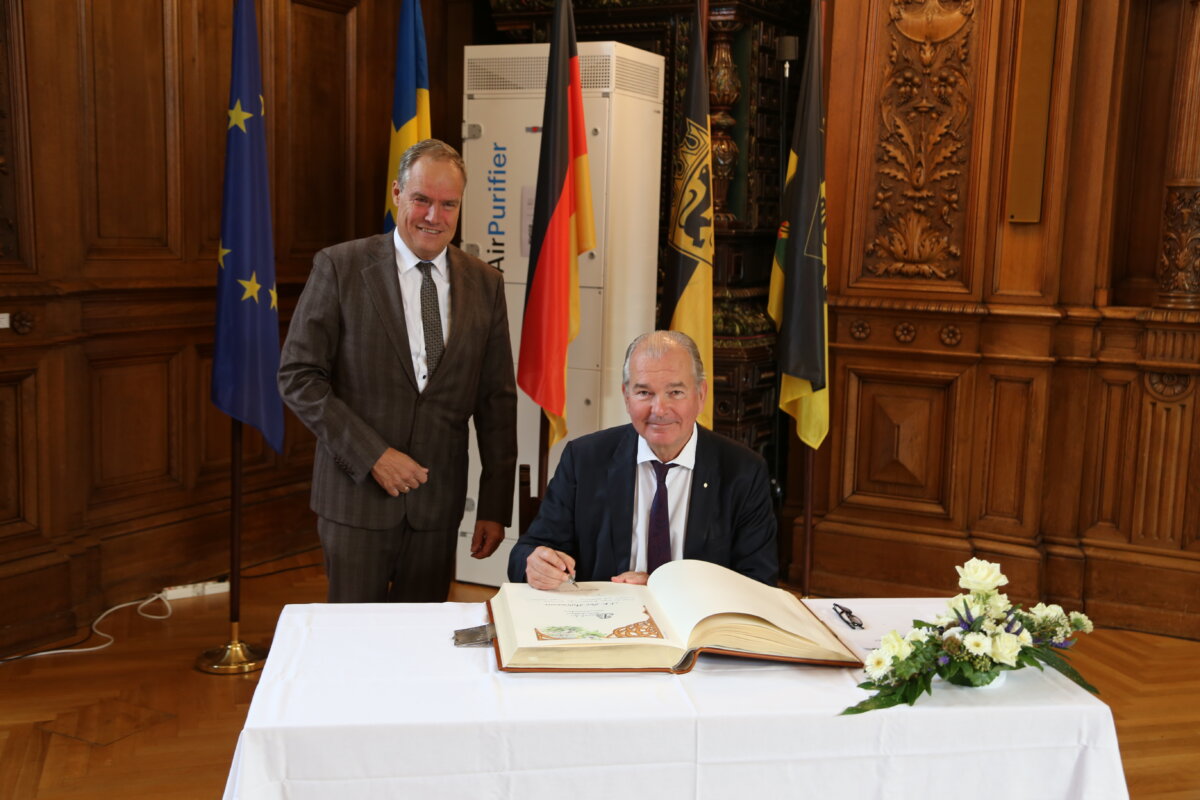 Schwedischer Botschafter trug sich in das Goldene Buch der Stadt Heidelberg ein