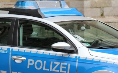 Schwetzingen: Schwerer Unfall zwischen Polizeifahrzeug und Radfahrerin