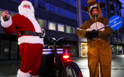 Für mehr Verkehrssicherheit: Der Nikolaus belohnt Radfahrende