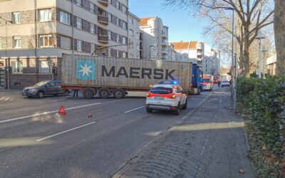 Heidelberg – LKW verliert Sattelauflieger und verursacht großes Verkehrschaos
