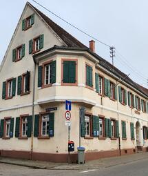 Bürgerzentrum „Altes Rathaus Friedrichsfeld“ als zeitgemäße Begegnungsstätte im Stadtteil – Land fördert energetische Sanierung