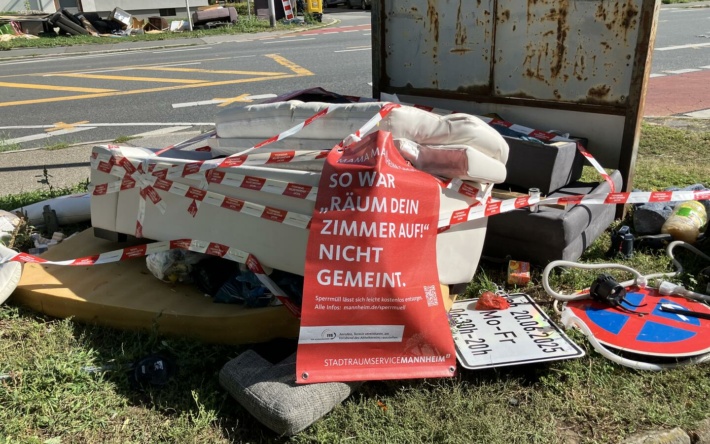 Banner-Aktion gegen „Wilde Ablagerungen“