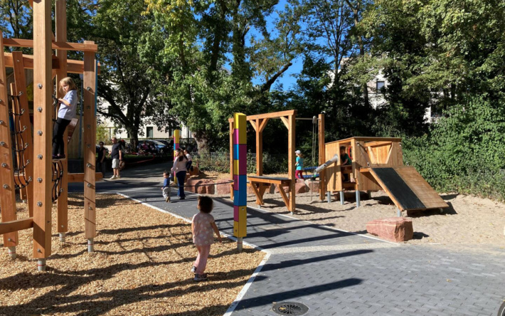 pielspaß für alle: Friedrichsfeld hat jetzt einen inklusiven Spielplatz