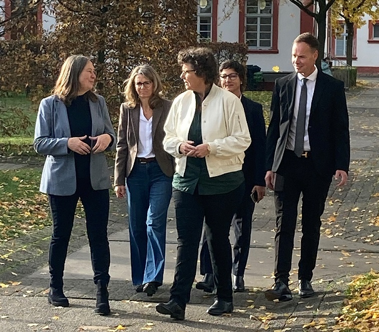 Besuch Regierungspräsidentin Sylvia M. Felder – Schloss-Schule Ilvesheim Schloss-Schule Ilvesheim