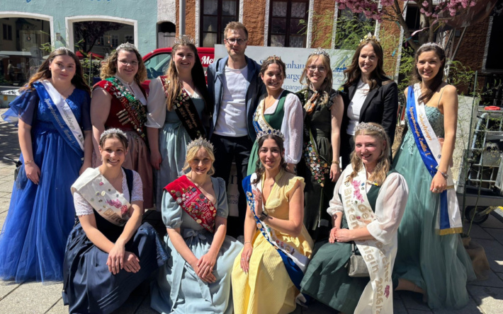 Schrobenhausen: Schwetzinger Spargelhoheiten zu Gast