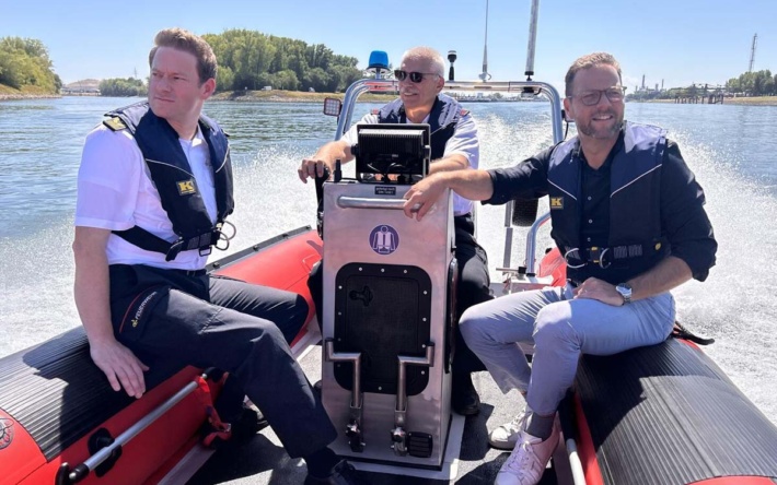 Feuerwehr-Taucher bekommen neues Rettungstransportboot