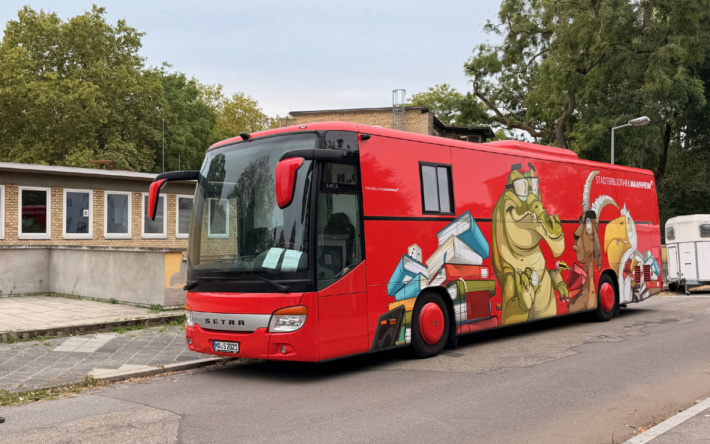 Bücherbus kehrt zurück an die Grundschule